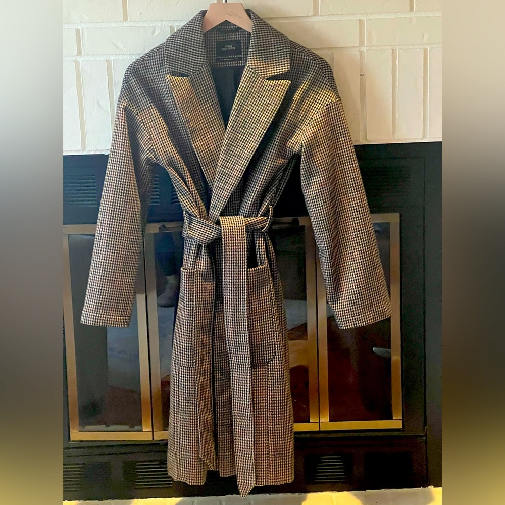 Brown tweed patterned coat with belt wrap